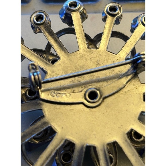 CORO Heavily Glittering Rhinestone Brooch - Picture 2 of 3